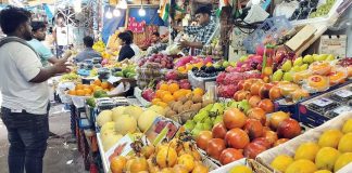 फळबाजार बहरला; सफरचंद, डाळिंब, मोसंबी, संत्र्यांना मागणी