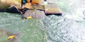 पहिल्याच मोठ्या पावसात नालेसफाईचे पितळ उघडे