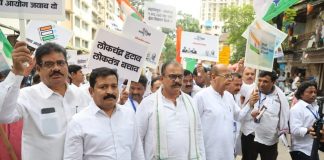 विद्यार्थ्यांवरील अमानुष लाठीचार्ज, आक्रमक काँग्रेसचे मुंबईत जोरदार आंदोलन
