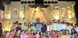 शिवसेनेच्या महालक्ष्मी सजावट स्पर्धेत आशा लुबाळे प्रथम